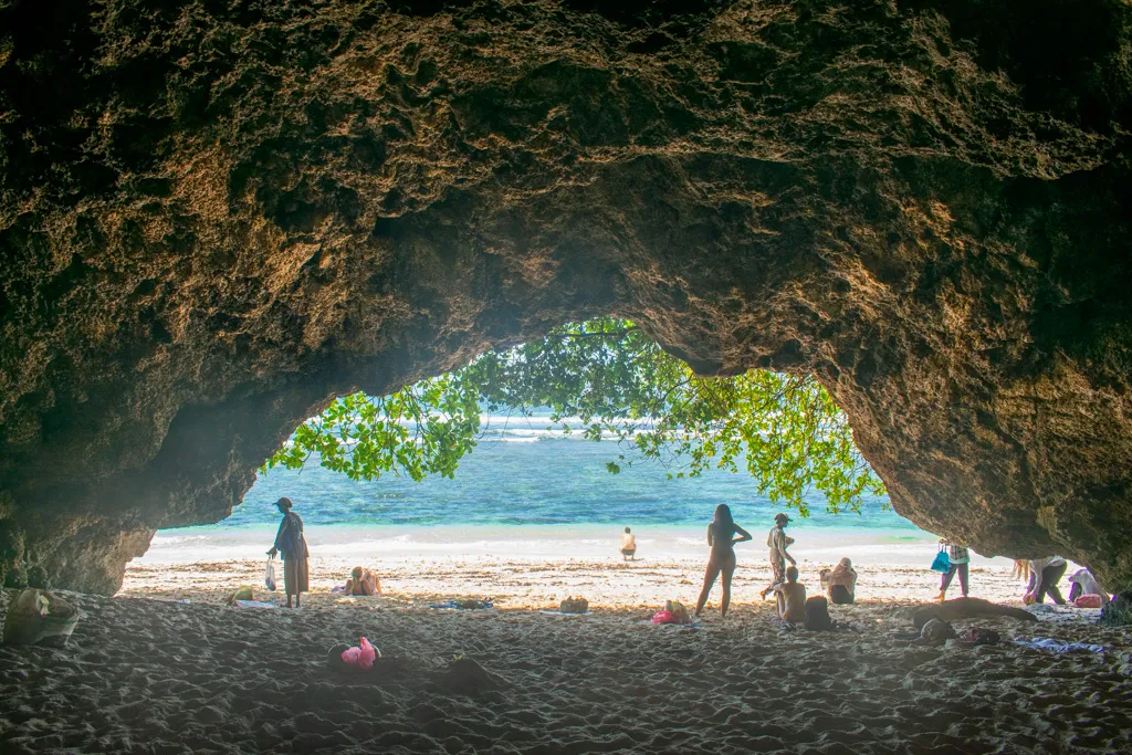 Green Bowl Beach secret cave beach with turquoise water