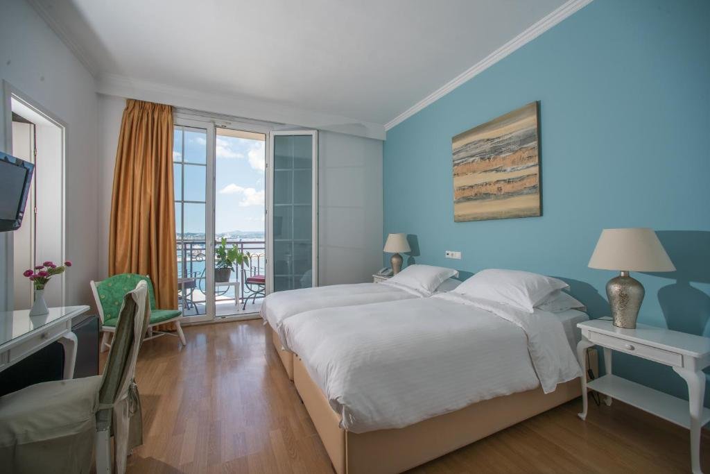 Comfortable double room at City Marina Hotel Corfu