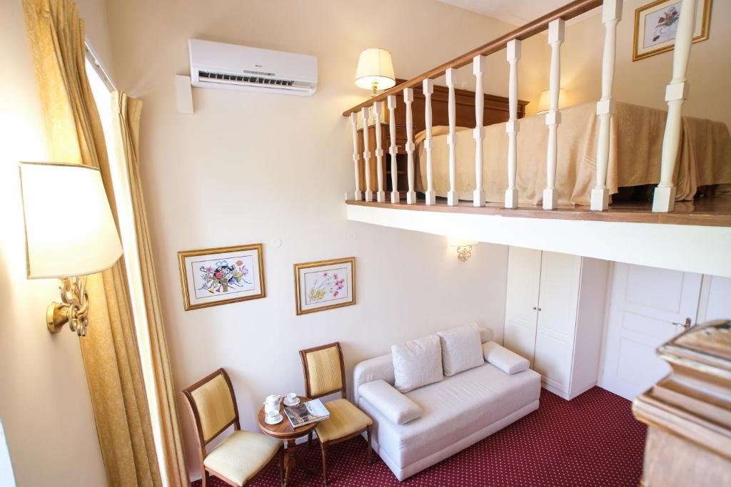 Classic guest room at Hotel Cavalieri Corfu Town