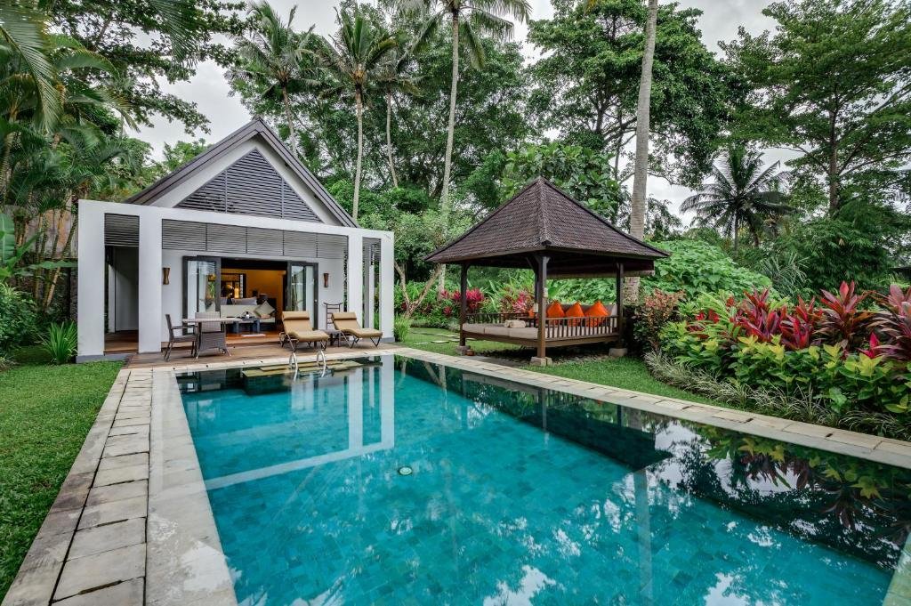 Luxury villa with private infinity pool surrounded by tropical greenery in Ubud