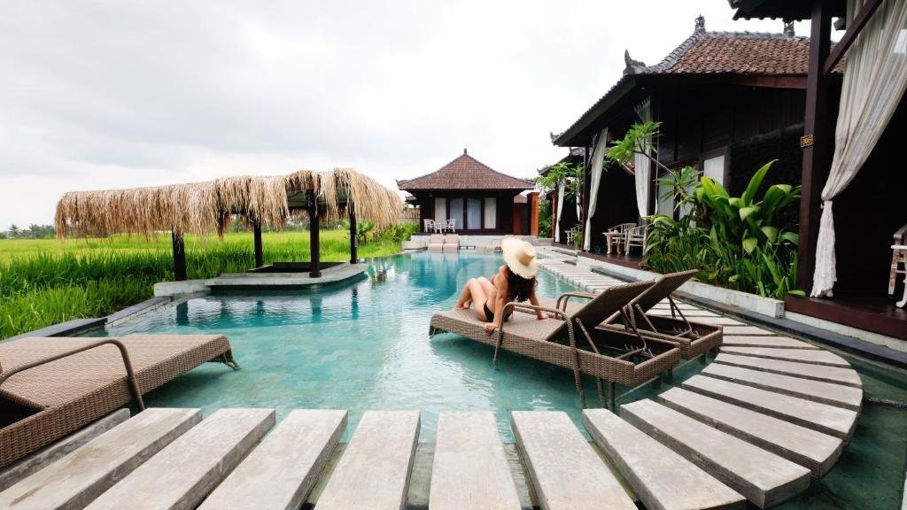 Private villa pool surrounded by greenery in Ubud Tegallalang