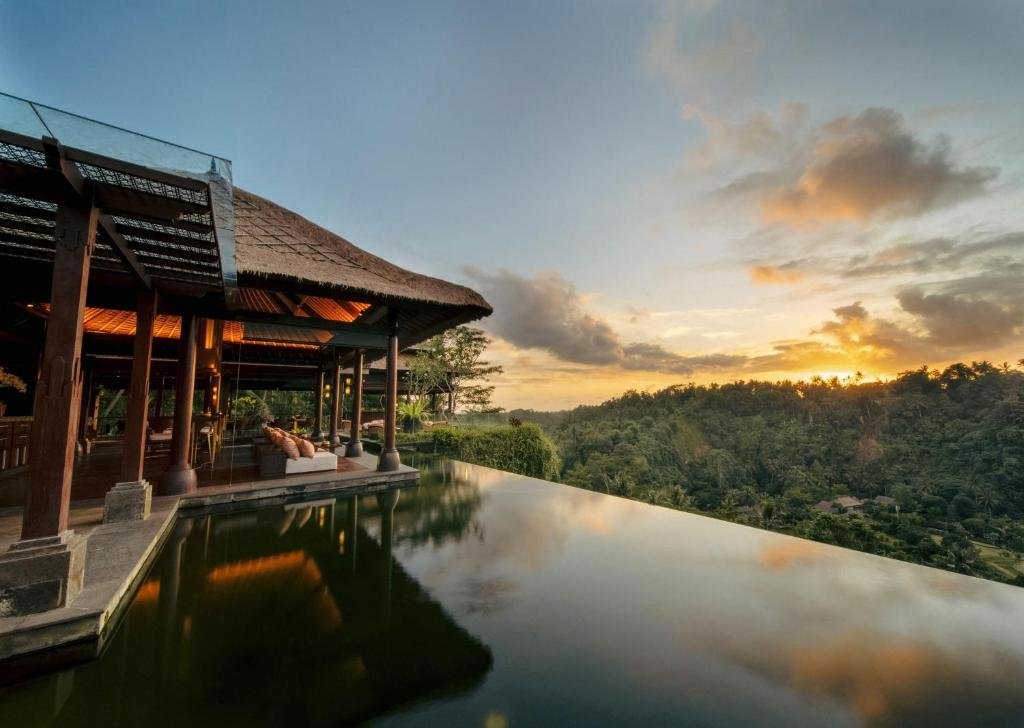 Ultra luxury villa with private pool and rice field views in Ubud Bali