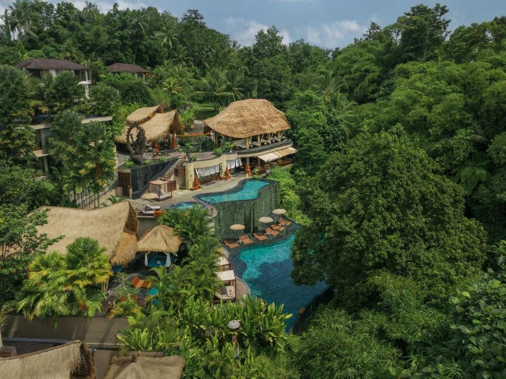 Aksari Resort & Spa luxury architecture in tropical jungle setting