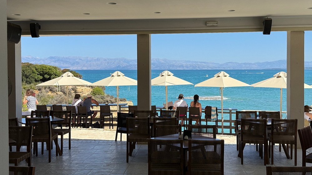 Aquarius Taverna overlooking the sea in Sidari