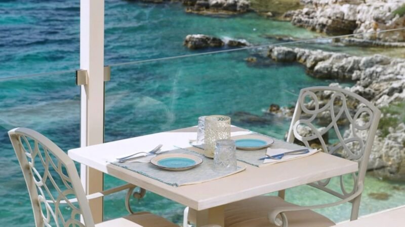 Best restaurants in Kassiopi Corfu with beautiful harbour views
