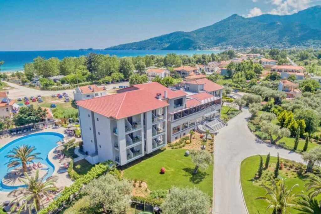 Hotel with swimming pool in Skala Panagia Thassos