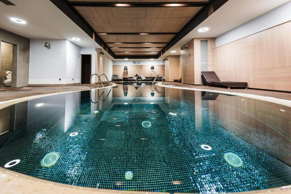 Indoor pool at Hotel Europe Sarajevo